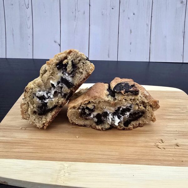 NY style cookies and cream stuffed cookie – galleta cookies & cream, Jaimes Artisan Bakery